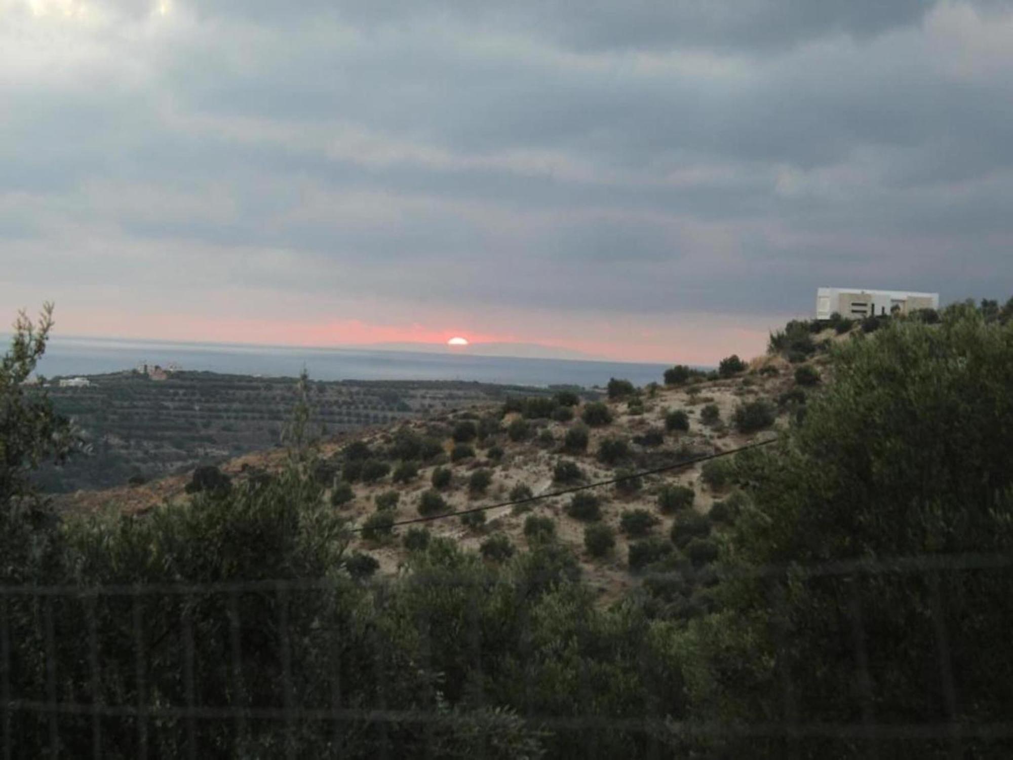 Sprawling Vlilla In Malades Villa Agios Sillas Exterior photo